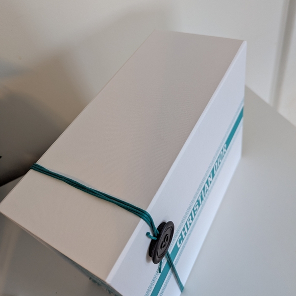 Christian Dior gift box - Picture 9 of 14